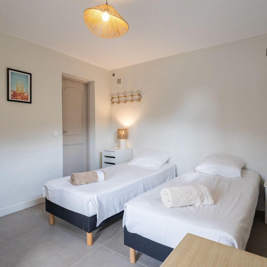 Chambre modulable lits simples ou double chambre modulable lits simples villa vacances groupe famille Var 83820